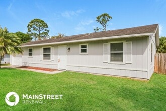 8208 Kenwood Rd in Fort Pierce, FL - Building Photo - Building Photo