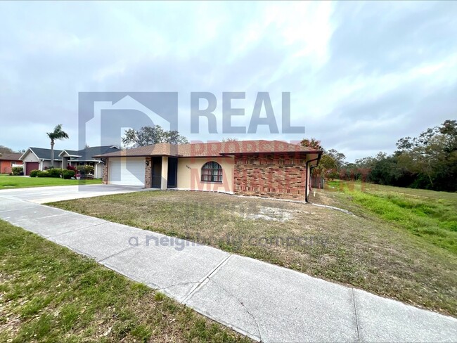 2385 Seward Dr in Sarasota, FL - Building Photo - Building Photo