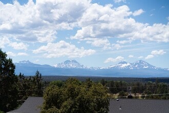 3088-3088 SW 46th St in Redmond, OR - Building Photo - Building Photo