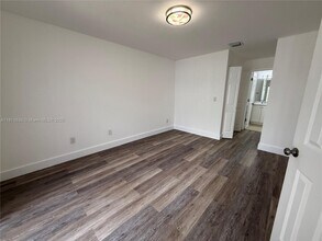 1905 Players Pl in North Lauderdale, FL - Building Photo - Building Photo