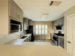 13015 Garfield Ln in Austin, TX - Building Photo - Building Photo