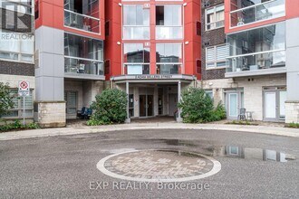 2 Adam Sellers St in Markham, ON - Building Photo - Building Photo