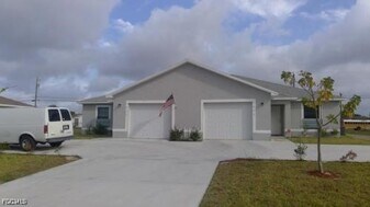 1223 SW 16th Terrace in Cape Coral, FL - Building Photo