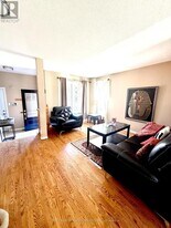 1435 Lynx Crescent in Ottawa, ON - Building Photo