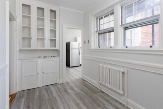 20 Park St, Unit 5 in Brookline, MA - Foto de edificio - Building Photo