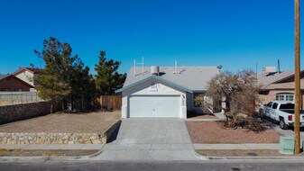 11837 Snow Hawk Dr in El Paso, TX - Building Photo