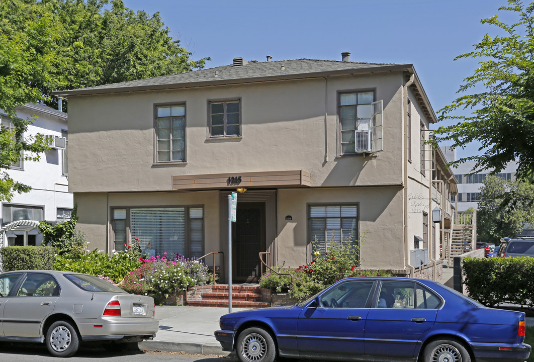 Gibbs Apartments in Sacramento, CA - Building Photo