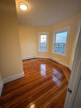 489 Beach St in Revere, MA - Building Photo - Building Photo