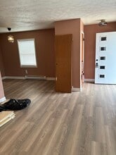 701 Ferndale Ct, Unit 701 Ferndale Court in Indianapolis, IN - Foto de edificio - Building Photo