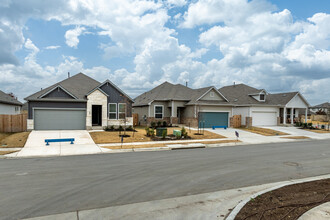 Skymor Carmel Creek in Hutto, TX - Building Photo - Building Photo