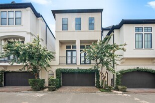1629 Upland Lakes in Houston, TX - Building Photo
