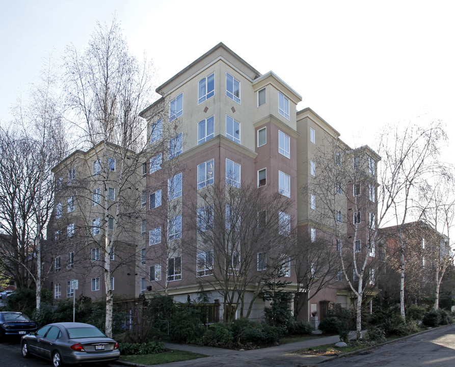 Boylston Howell Apartments in Seattle, WA - Building Photo