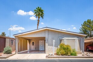 1672 E Augusta Ave in Chandler, AZ - Building Photo
