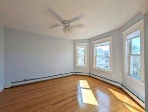 9 New Hampshire Ave in Somerville, MA - Building Photo - Building Photo