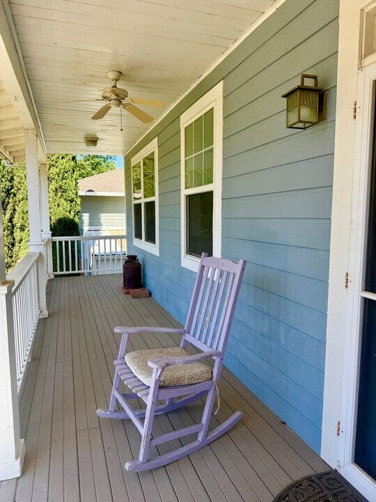 351 East St in Red Bluff, CA - Building Photo
