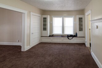 1171 La Croix Ave in Akron, OH - Foto de edificio - Building Photo