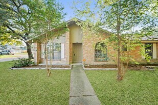 9234 Long Barrel Ln in Houston, TX - Building Photo