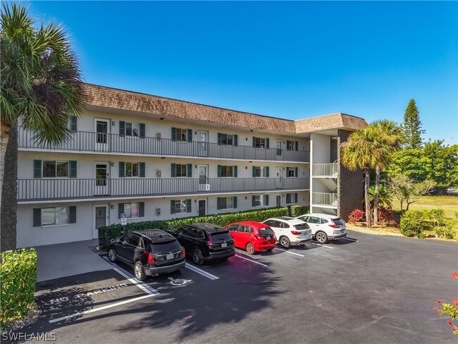 property at 5635 Rattlesnake Hammock Rd