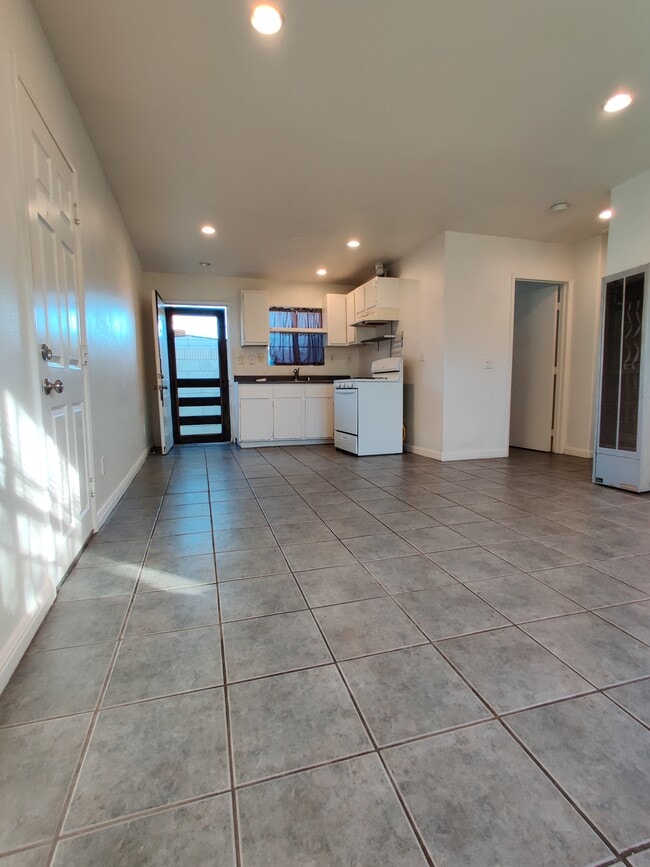 property at 337 E Ash Ave