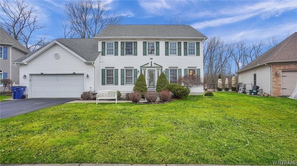 83 Huntingwood Dr in East Amherst, NY - Building Photo