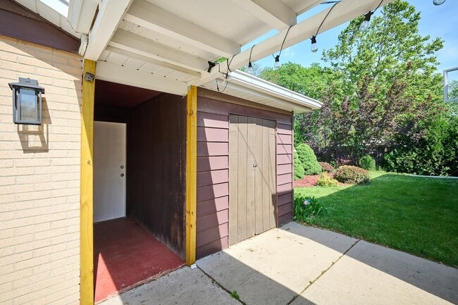 property at 1226 Longmeadow Dr