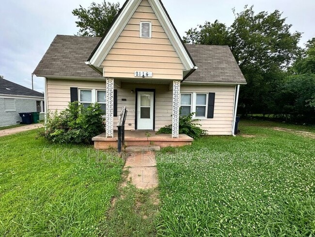 property at 2114 Glen Ellyn St