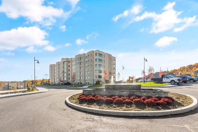 26 Collins Ave, Unit #000