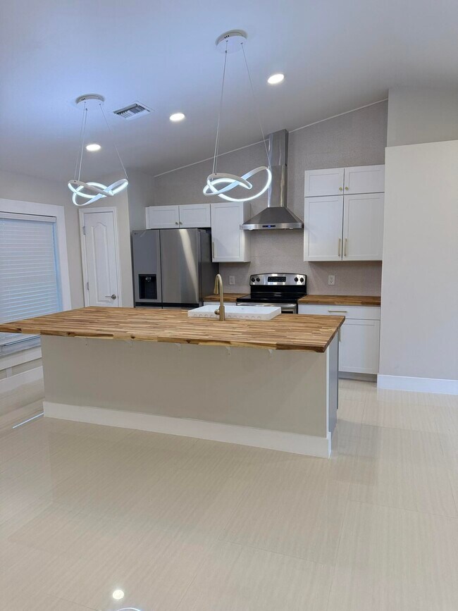 property at 2118 NE 22nd Pl