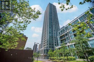 120 Homewood Ave in Toronto, ON - Building Photo