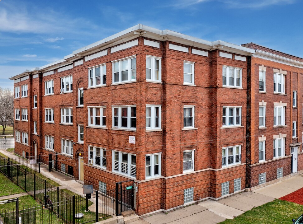 7337 S Yale Ave in Chicago, IL - Building Photo