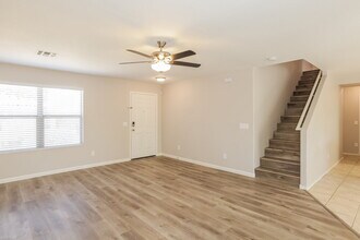 727 E Rose Marie Ln in Phoenix, AZ - Building Photo - Building Photo