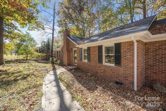 6227 King George Dr in Charlotte, NC - Building Photo - Building Photo