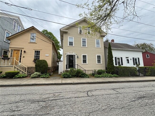 51 Lee Ave