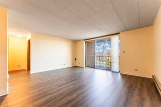 75 Kristin Cir in Schaumburg, IL - Building Photo - Building Photo