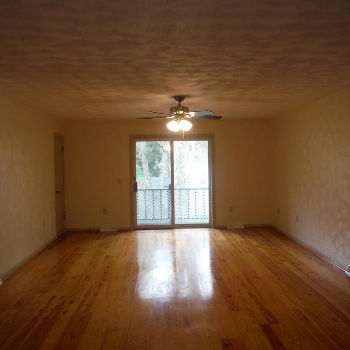523 Terrace St in Meadville, PA - Building Photo