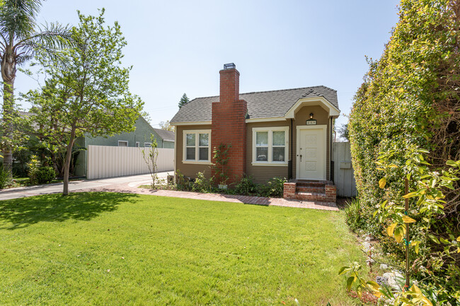 property at 859 N Kenwood St