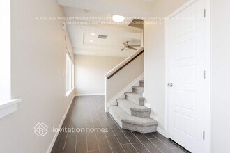 4892 Halifax Ct in Denver, CO - Foto de edificio - Building Photo