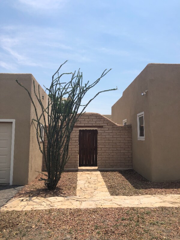 406 N 4th St in Alpine, TX - Building Photo - Building Photo