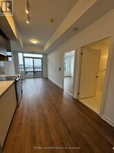 395 Dundas St W in Oakville, ON - Building Photo - Building Photo