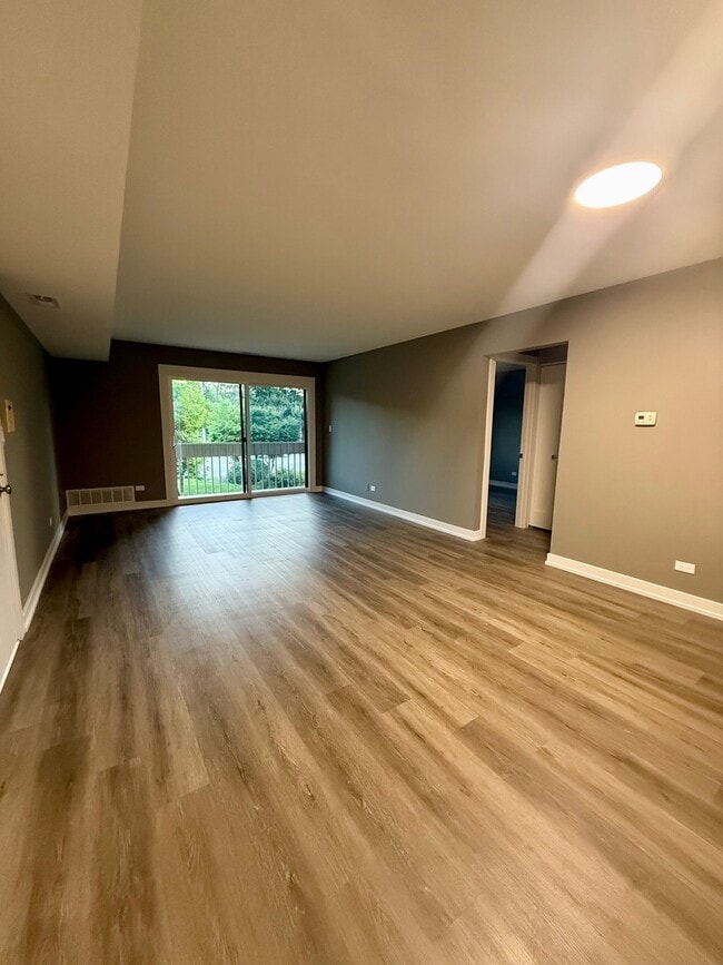 1322 E Ports O Call Dr in Palatine, IL - Building Photo - Building Photo