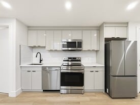 4125R-41217 Avenue SW in Calgary, AB - Building Photo