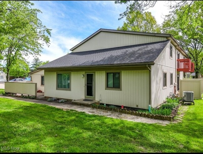 5589 Rainier Ct in Parma, OH - Building Photo - Building Photo