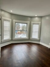 114 Tenney St, Unit 2 in Methuen, MA - Foto de edificio - Building Photo