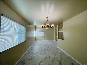 20640 Mayall St in Los Angeles, CA - Foto de edificio - Building Photo
