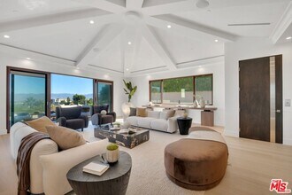 3116 Elvido Dr in Los Angeles, CA - Building Photo - Building Photo