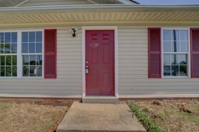 411 Eddy St in Oak Grove, KY - Foto de edificio - Building Photo