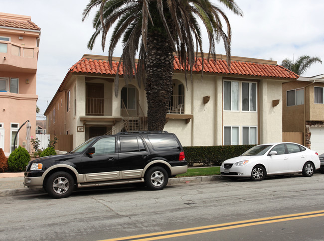 119 11th St in Huntington Beach, CA - Building Photo - Building Photo