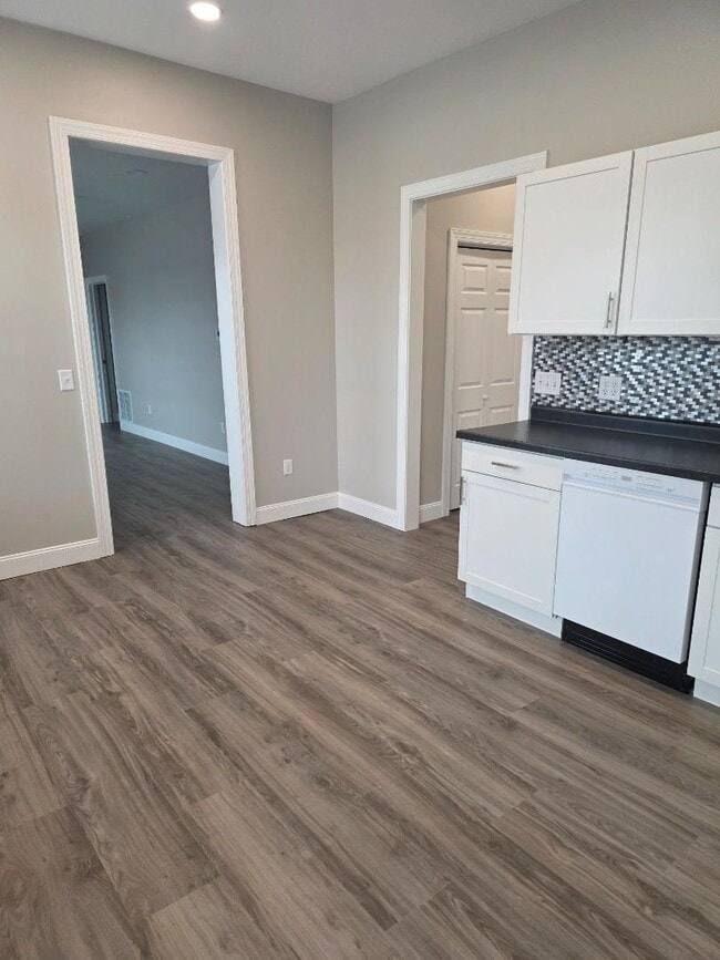 101 N Locust St in Oak Harbor, OH - Building Photo - Building Photo