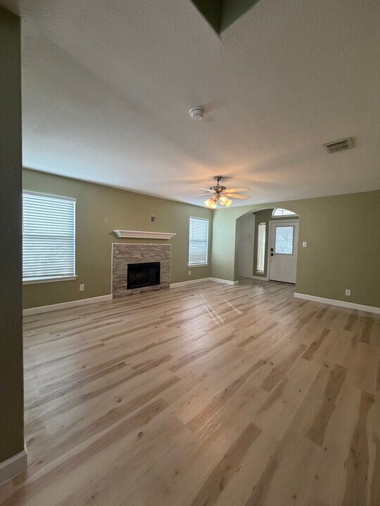 10911 Canter Spur in San Antonio, TX - Building Photo