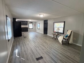 1100 W Locust St in Canton, IL - Building Photo - Building Photo